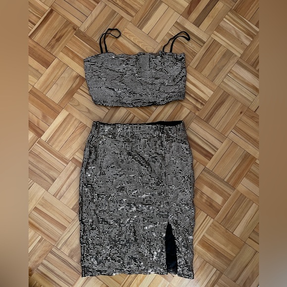 Fashion Nova Caylee Sequins Matching Set - Gold - Picture 3 of 5